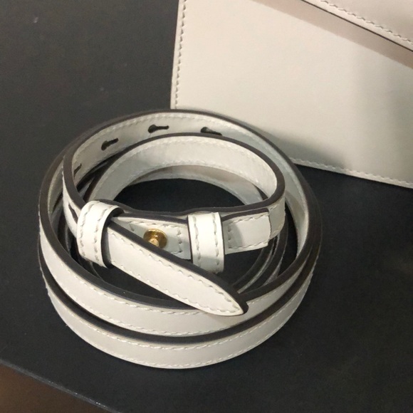 💯 GUCCI SYLVIE CROSSBODY MEDIUM $2750 - Picture 4 of 8